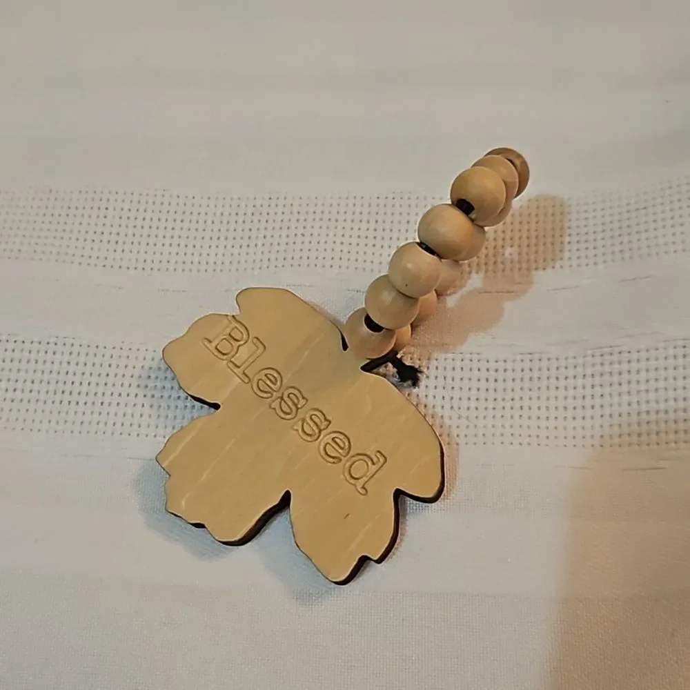 Set of 8 Napkin Rings: Thankful  &  Blessed